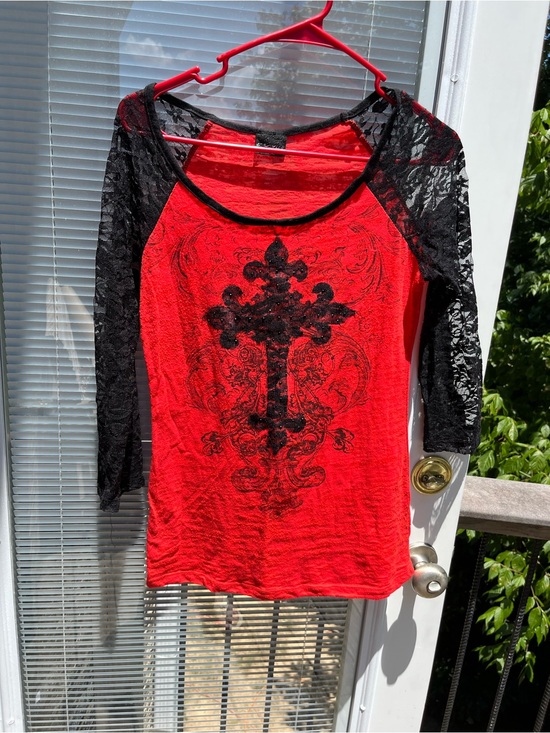 Daytrip Tops - Daytrip Orange Top with Black Lace Raglan Sleeves